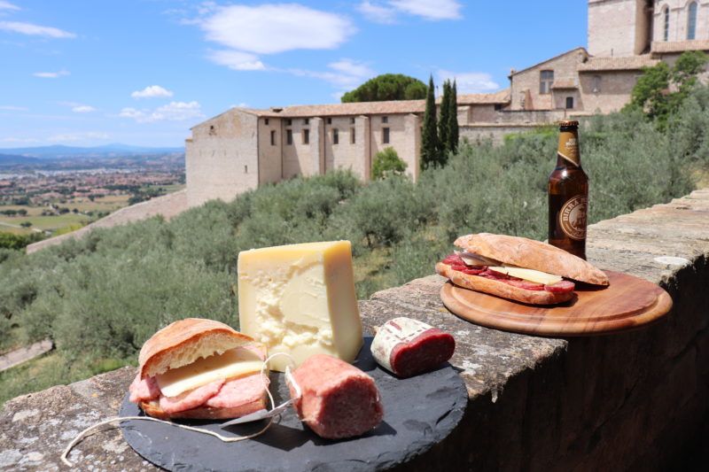 Belvedere Assisi mit Panino AssaggiAssisi
